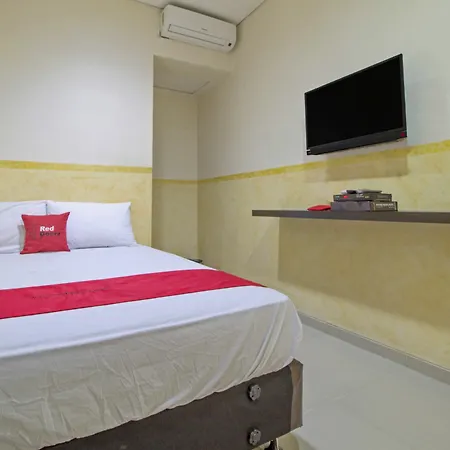 Reddoorz Near Gajah Mada Plaza Hotel